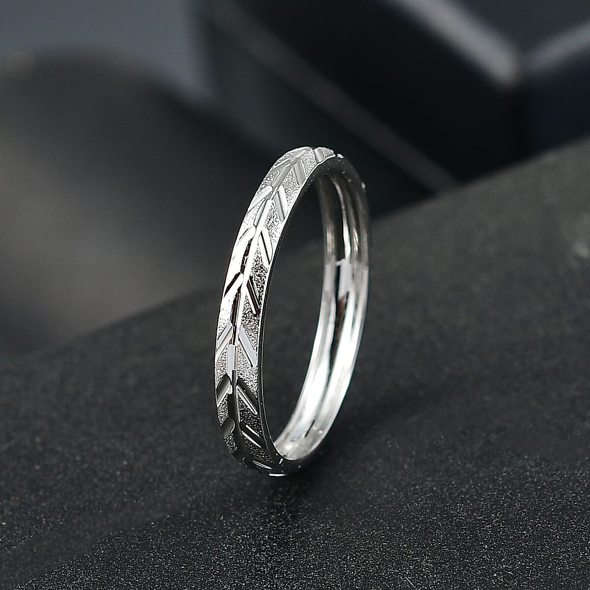 Cheveron Band Ring in 950 Platinum (Size 8.0) 2.50 Grams image number 1