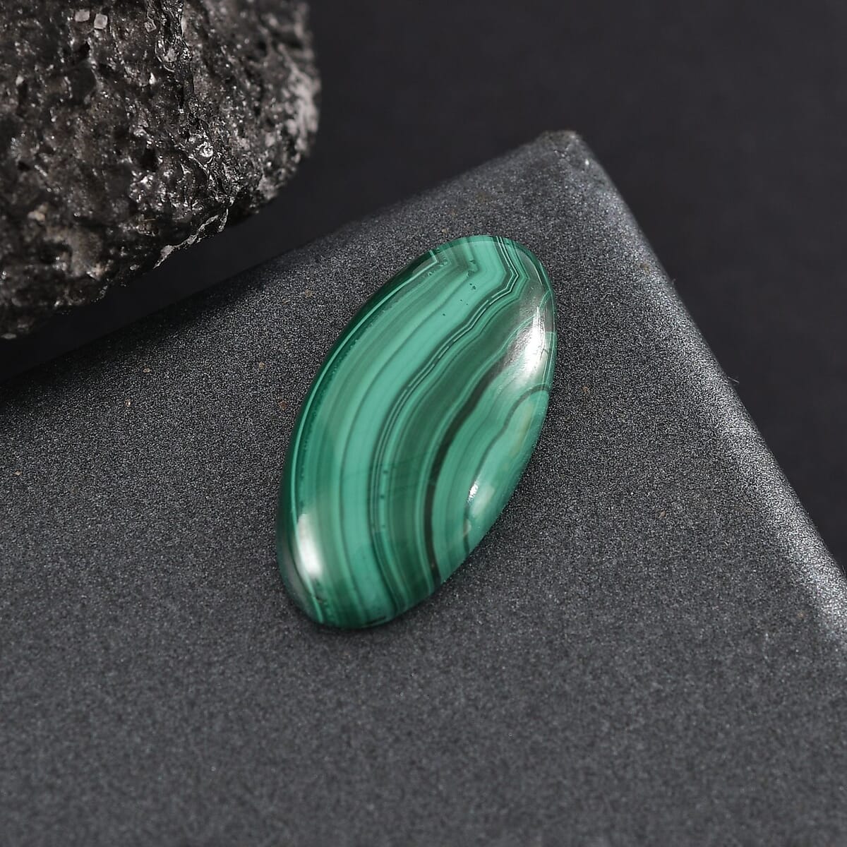 African Malachite (Ovl 22x11 mm) 10.44 ctw Loose Gemstone image number 1