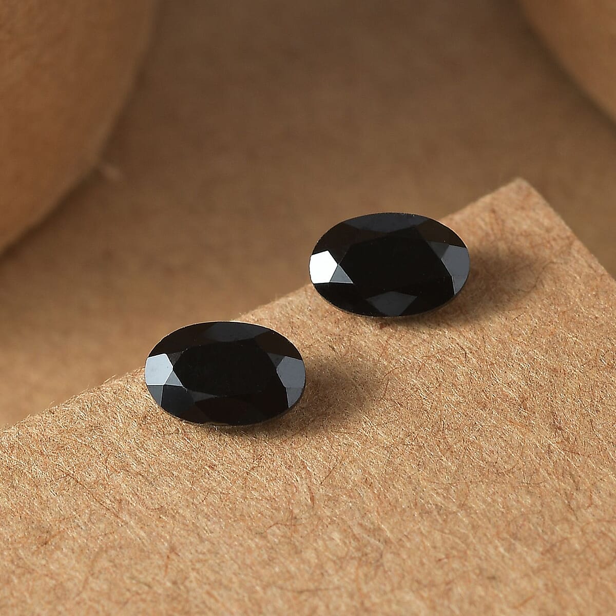Set of 2 Thai Black Spinel (Oval 6x4 mm) 1.10 ctw Loose Gemstone image number 1