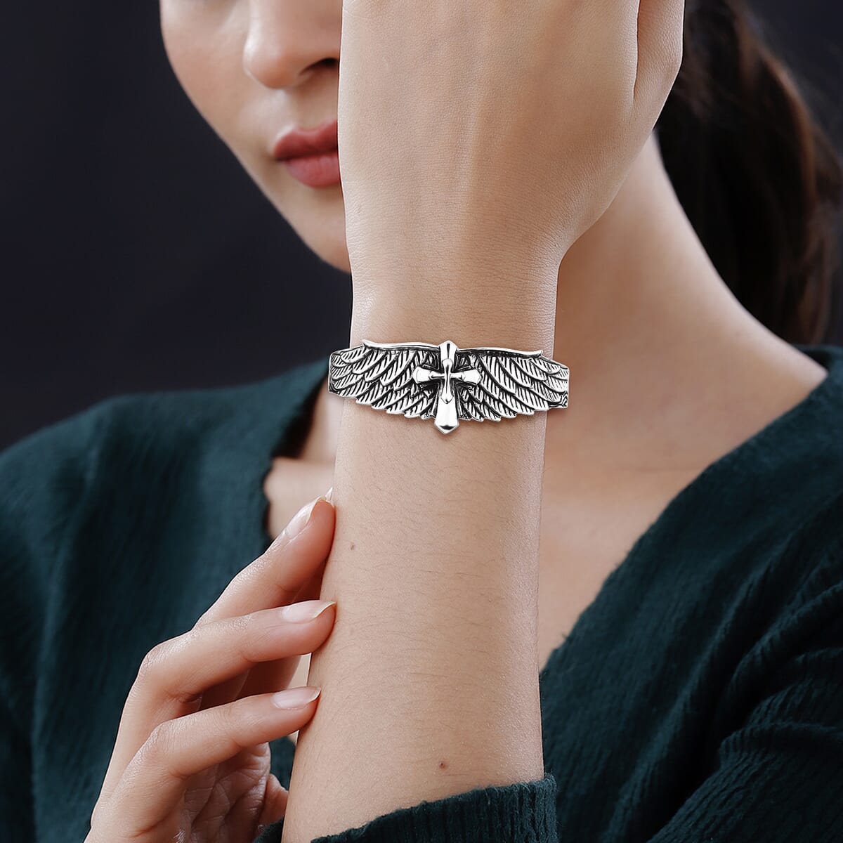Bali Legacy Sterling Silver Eagle Wings and Cross Cuff Bracelet (7.25 In) 25 Grams image number 2