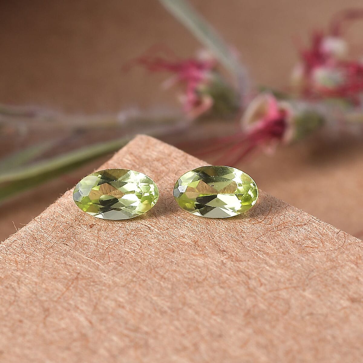 Set of 2 Peridot (Oval 5x3 mm) 0.22 ctw Loose Gemstone image number 1