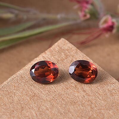 Set of 2 Mozambique Garnet (Oval 5x4 mm) 0.64 ctw Loose Gemstone