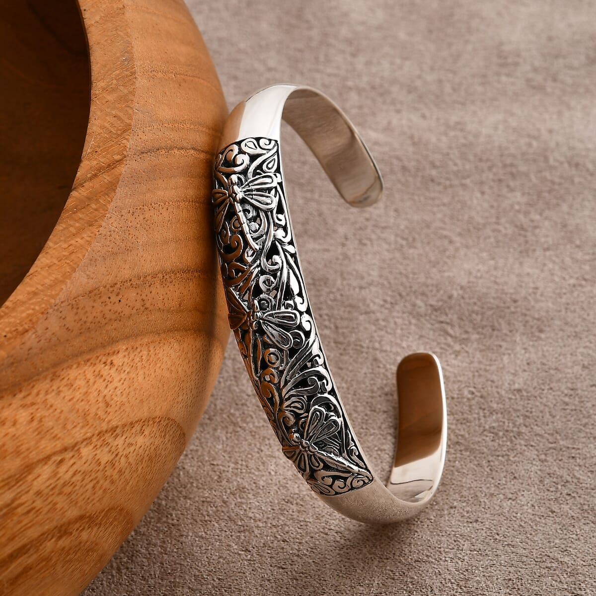Bali Legacy Sterling Silver Dragonfly Cuff Bracelet (7.25 In) 29.96 Grams image number 1