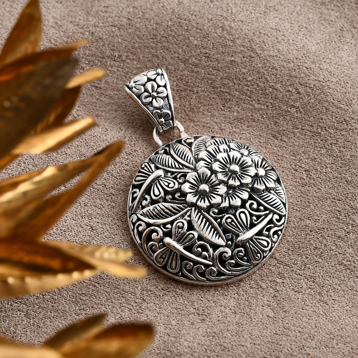 Bali Legacy Sterling Silver Floral Pendant without Chain 11.61 Grams image number 1