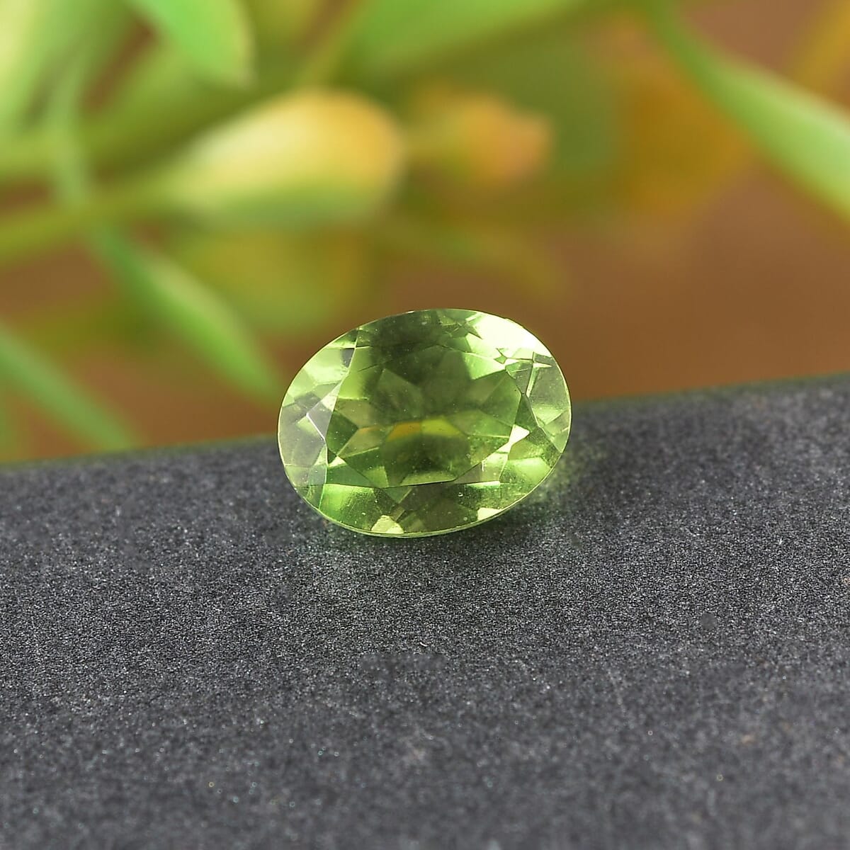 Chartreuse Quartz (Ovl 8x6 mm) 1.40 ctw Loose Gemstone image number 1
