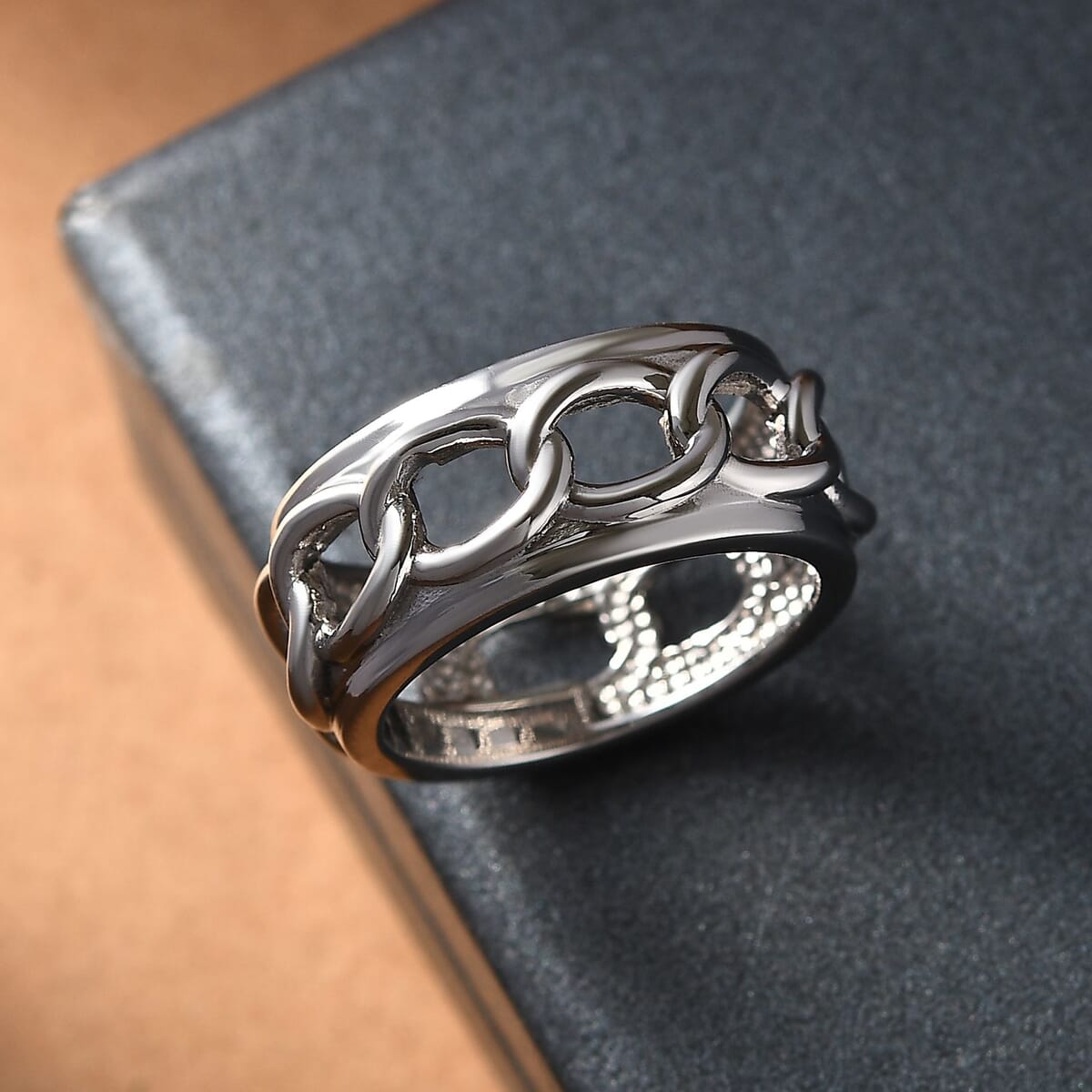 Curb Chain Mens Band Ring in Stainless Steel (Size 10.0) image number 1