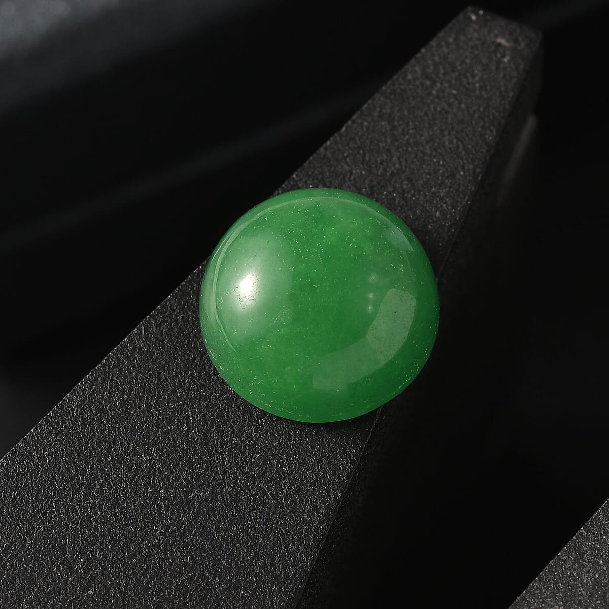 Green Jade (D) (Rnd 10 mm) 4.40 ctw Loose Gemstone image number 1