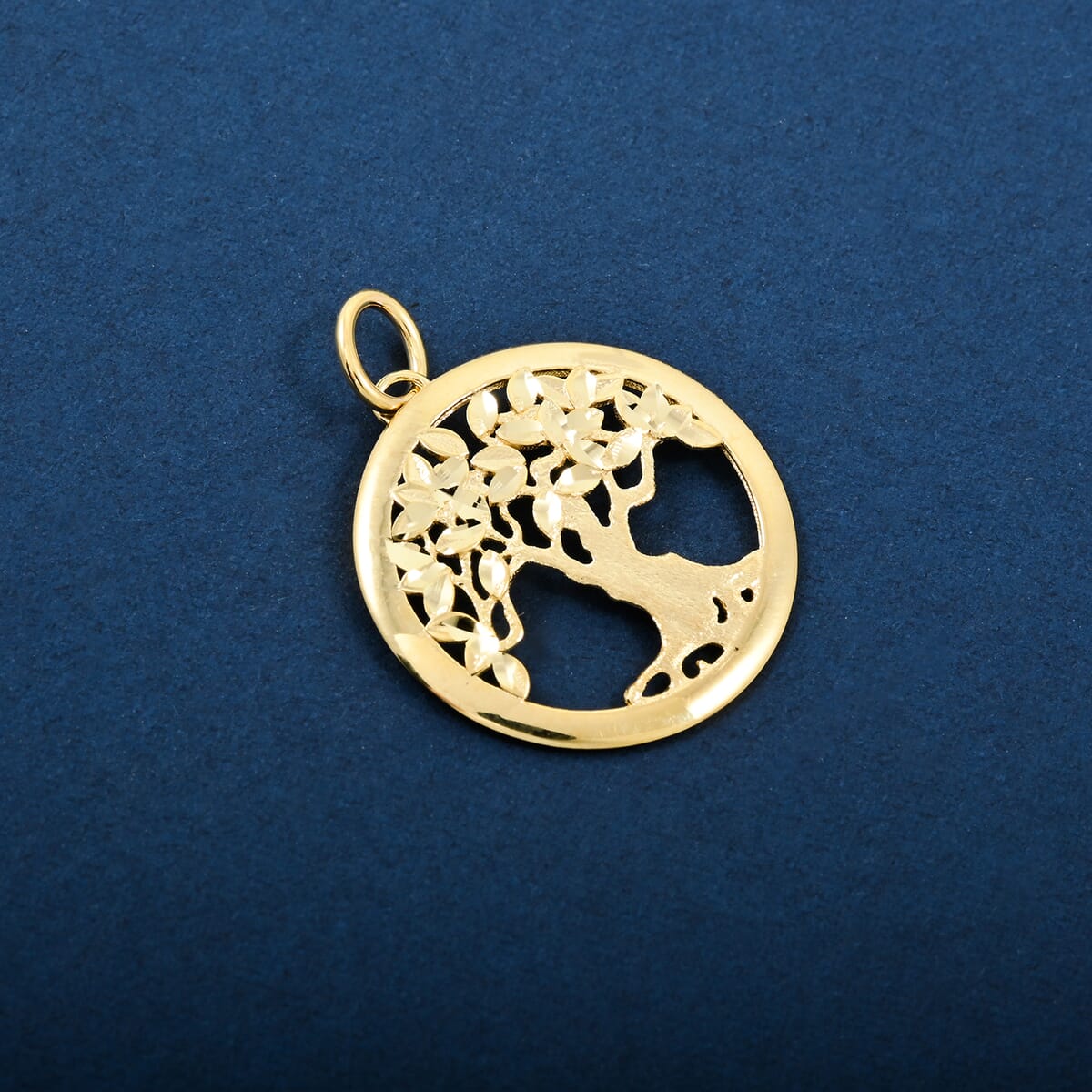 Italian 10K Yellow Gold Tree of life Pendant without Chain 1.2 Grams image number 1