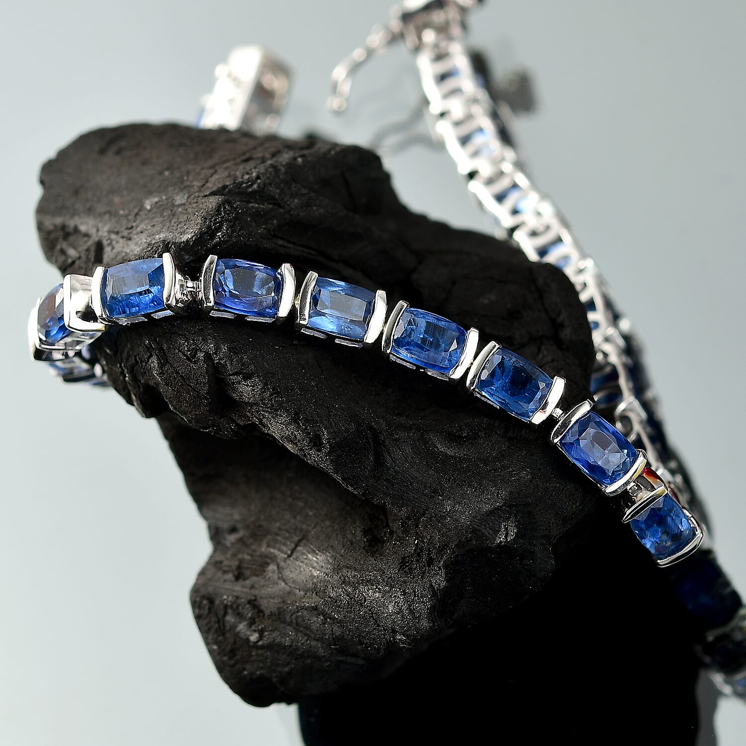D'Joy Premium Kashmir Kyanite 15.25 ctw Midnight Heirloom Bracelet in Rhodium Over Sterling Silver (6.50 In)