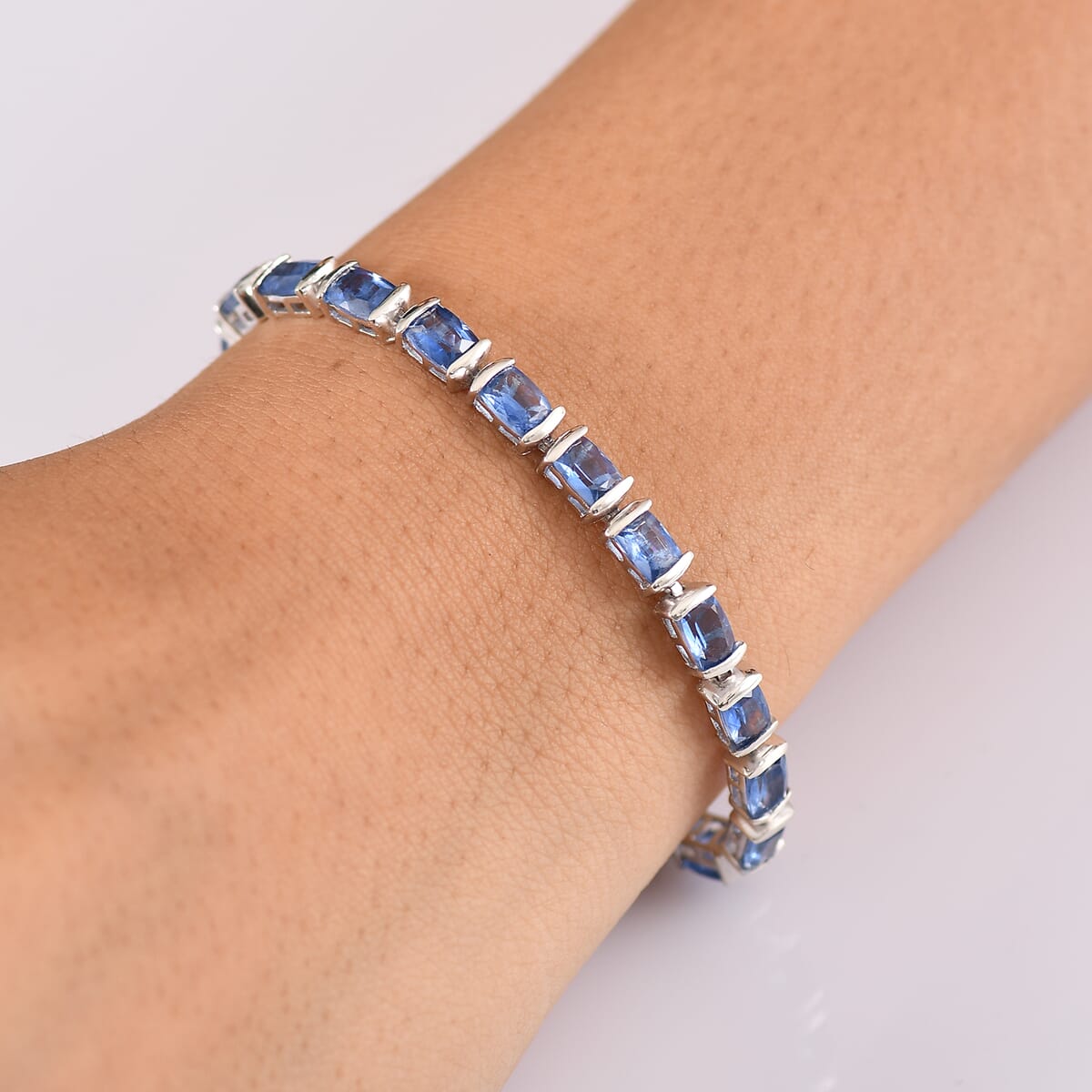 D'Joy Nilamani 16.75 ctw Bracelet in Rhodium Over Sterling Silve (7.25 In)  image number 2