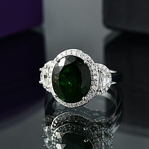 D'Joy Imperial Chrome Diopside and Moissanite 5.90 ctw Ring in Rhodium Over Sterling Silver (Size 7.0)