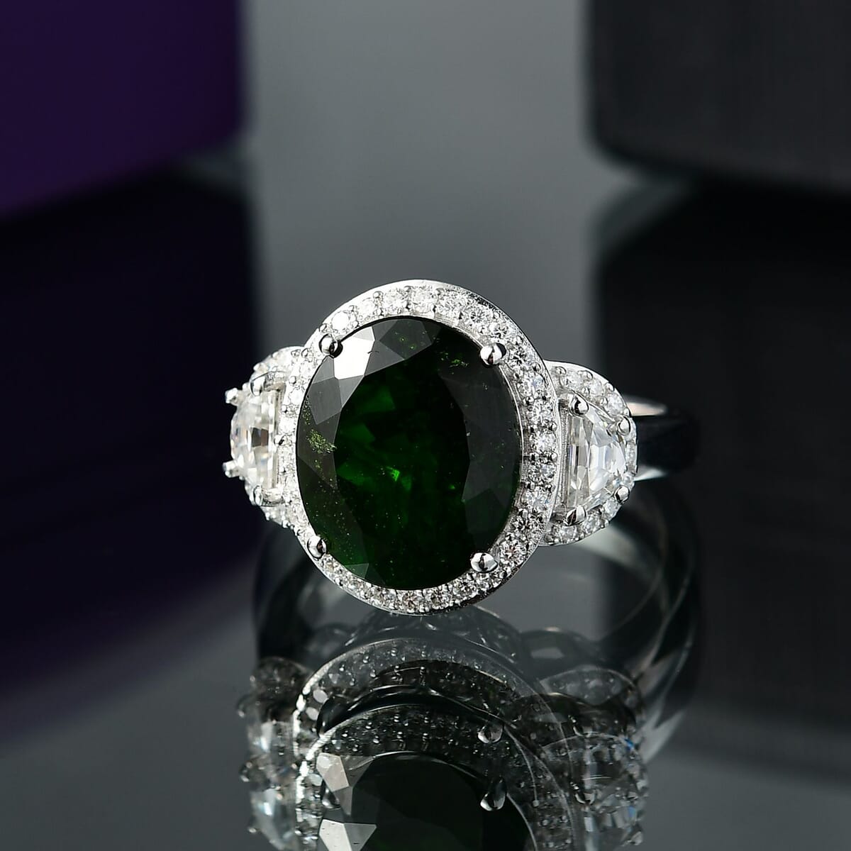 D'Joy Premium Chrome Diopside and Moissanite 5.90 ctw Ring in Rhodium Over Sterling Silver (Size 8.0) image number 1