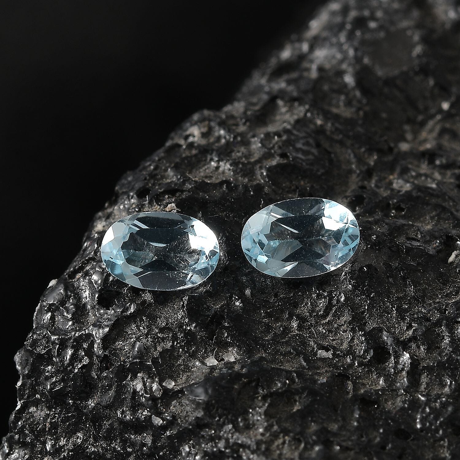Sky Blue Topaz Set of 2 (Ovl 6x4 mm) 1.13 ctw Loose Gemstone