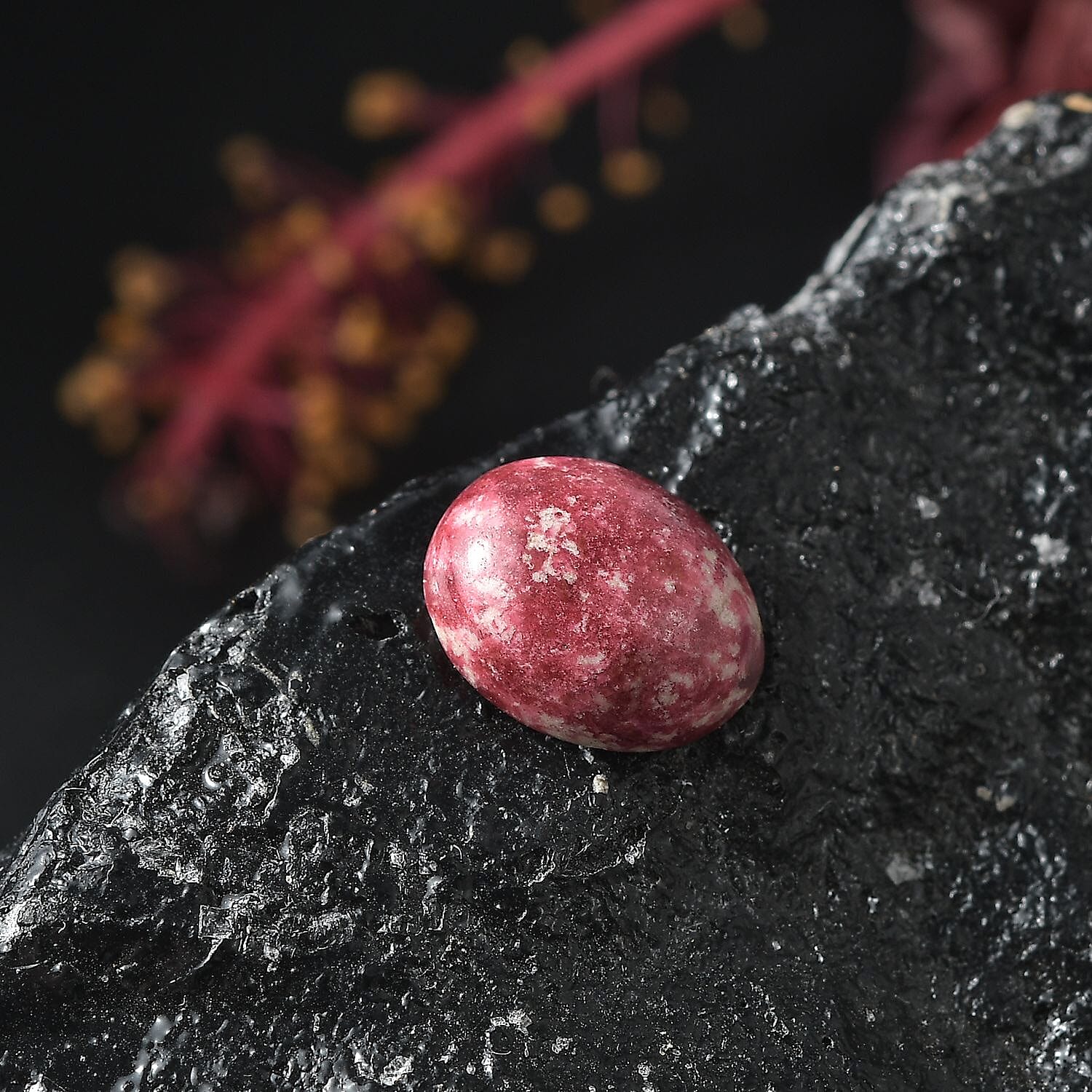 AA Norwegian Thulite (Oval 10x8 mm) 2.30 ctw Loose Gemstone
