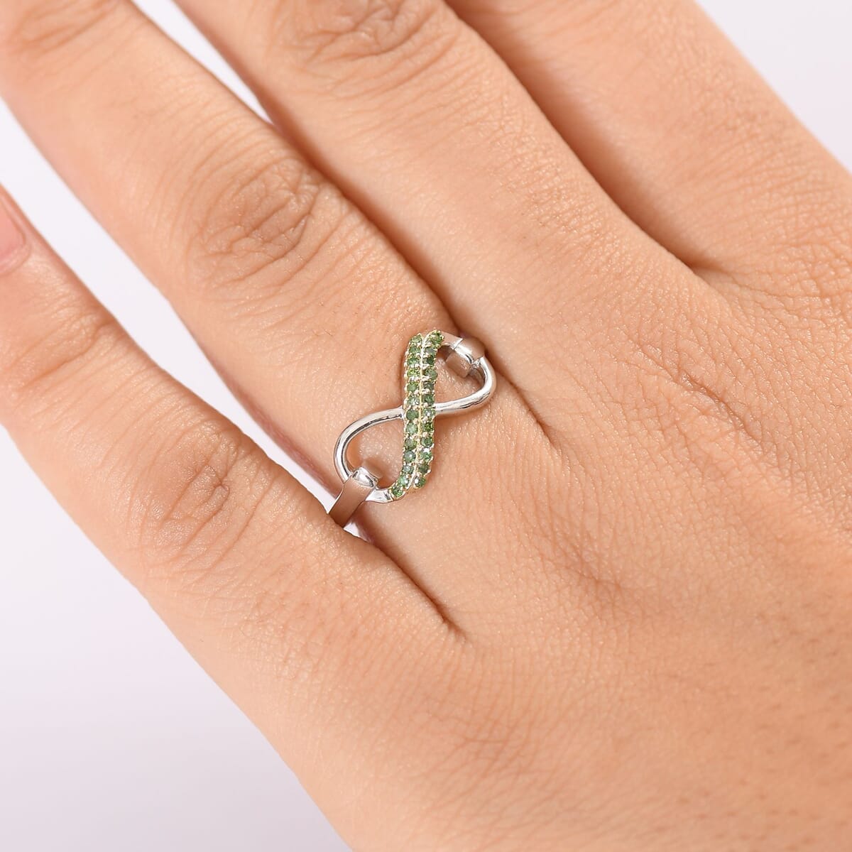 D'Joy Green Diamond (IR) 0.15 ctw Infinity Ring in Rhodium Over Sterling Silver (Size 10.0) image number 2