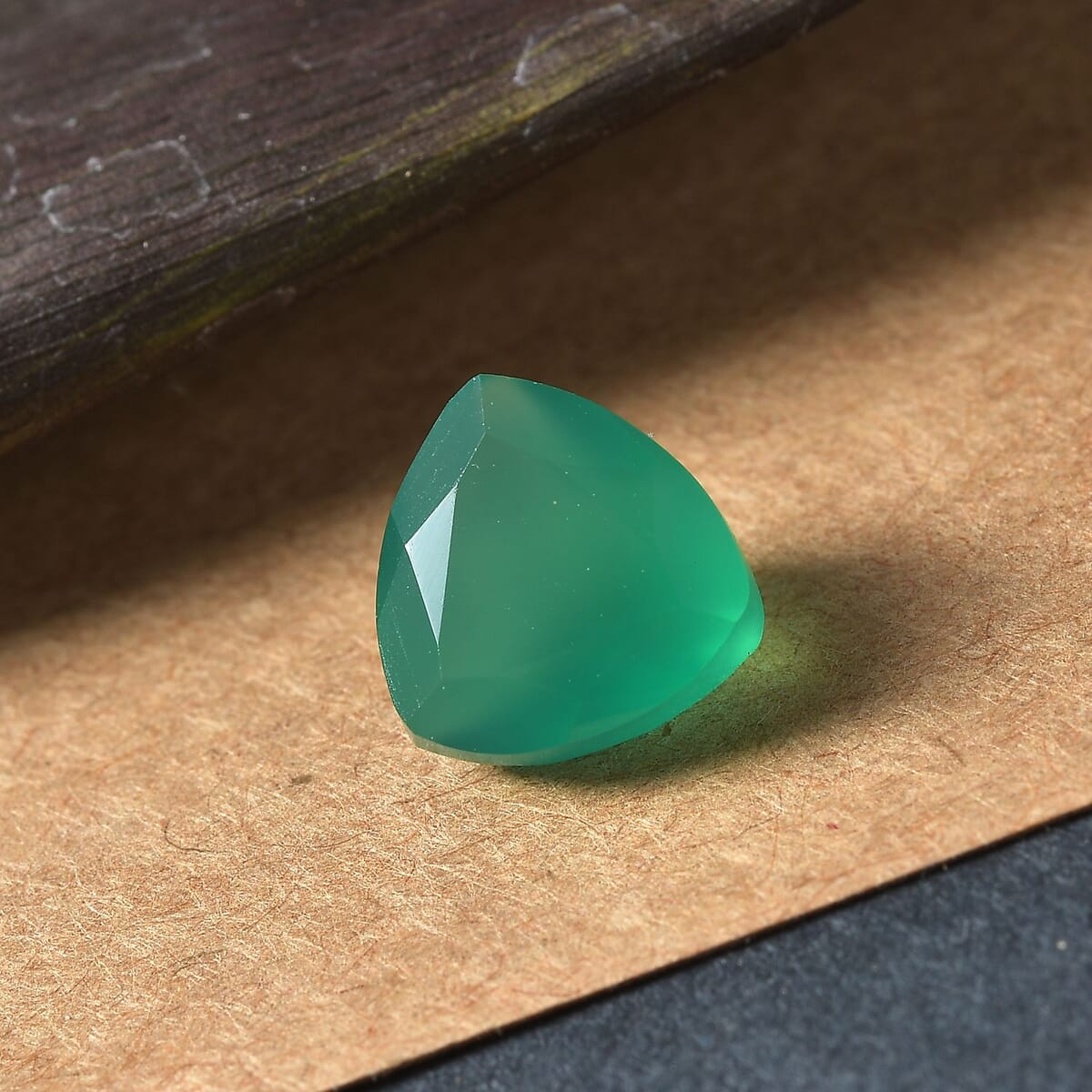 Green Onyx (Trl 9 mm) 2.10 ctw Loose Gemstone image number 1