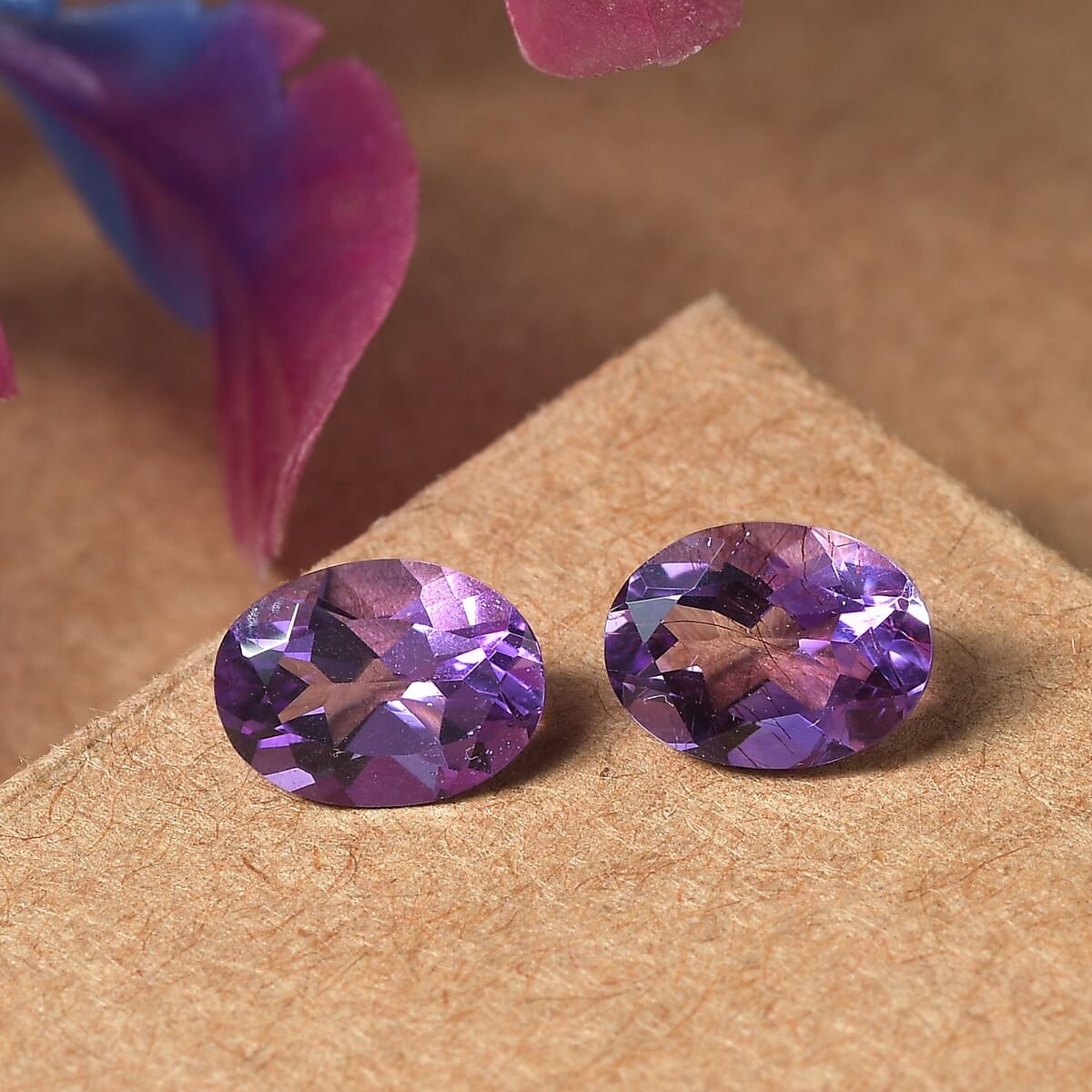 AA Mashamba Amethyst Set of 2 (Ovl 8x6 mm) 2.10 ctw Loose Gemstone image number 1