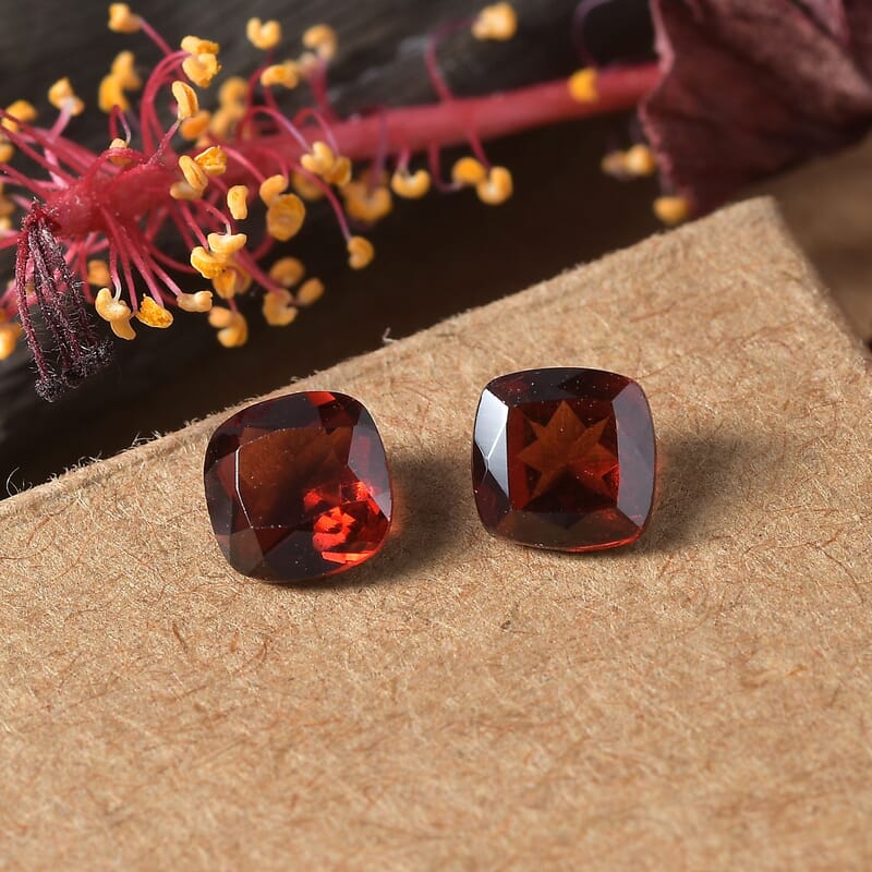 Set of 2 Mozambique Garnet (Cush 5x5 mm) 1.13 ctw Loose Gemstone