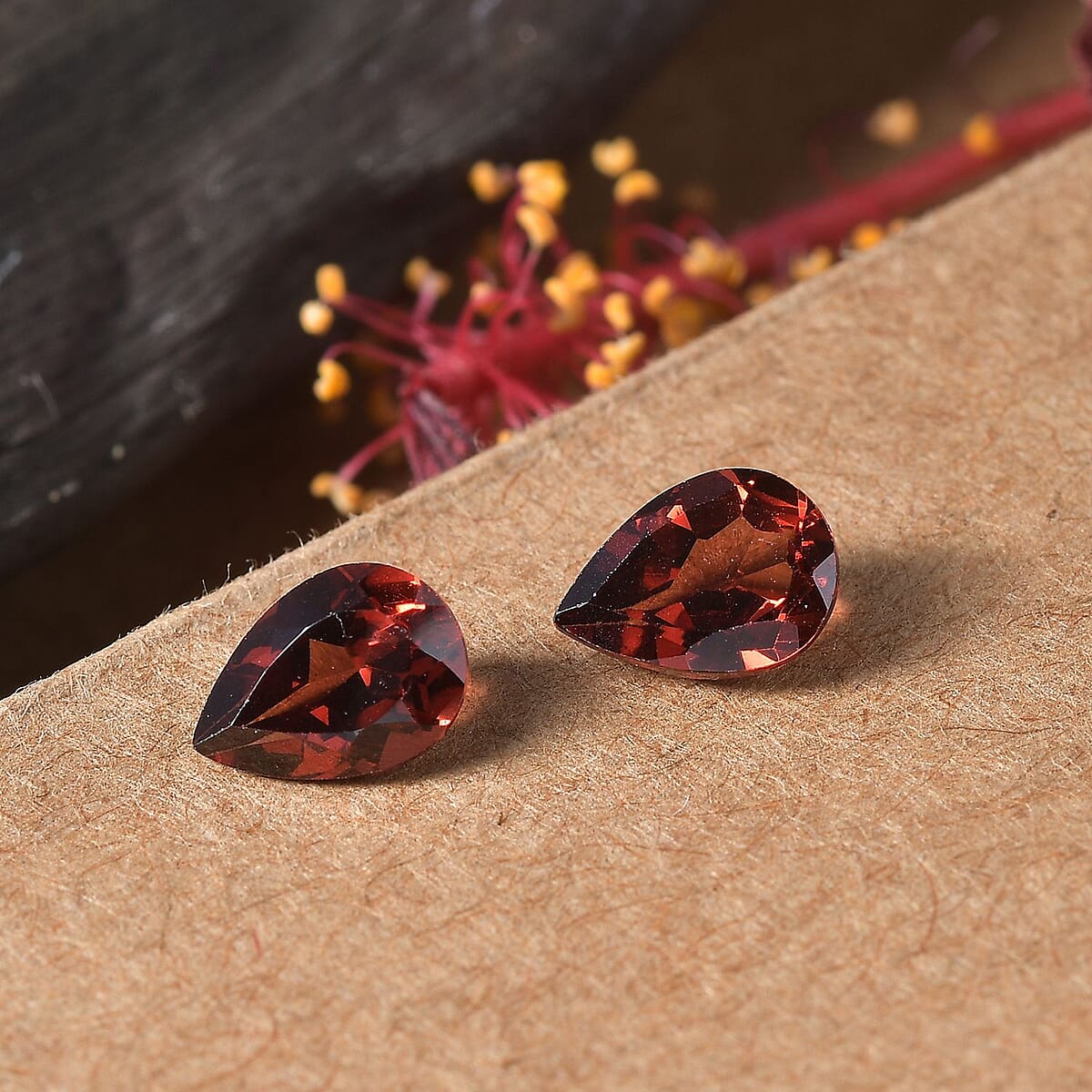 Set of 2 Mozambique Garnet (Pear 7x5 mm) 1.41 ctw Loose Gemstone image number 1