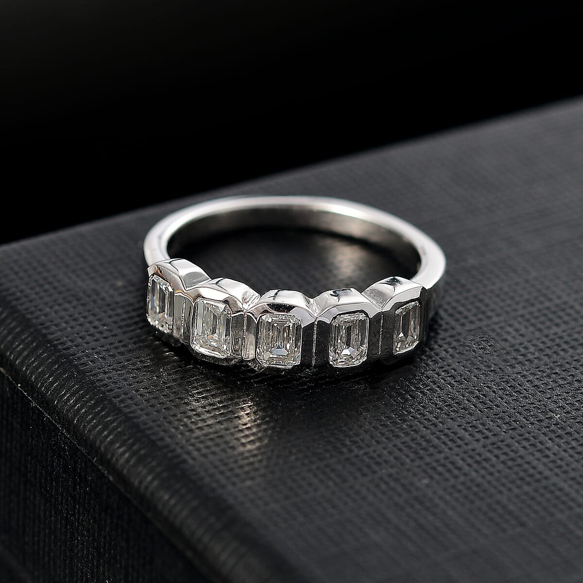 Luxuriant Lab Grown Diamond VS 1.00 ctw 5 Stone Ring in Rhodium Over Sterling Silver (Size 7.0) image number 1