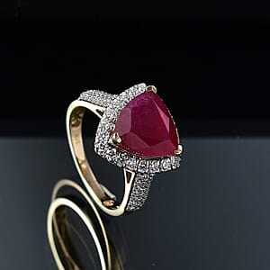 10K Yellow Gold AAA Niassa Ruby, Luxuriant Lab Grown Diamond (E-F, VS) (0.87 cts) Ring (Size 6.5) 7.30 ctw