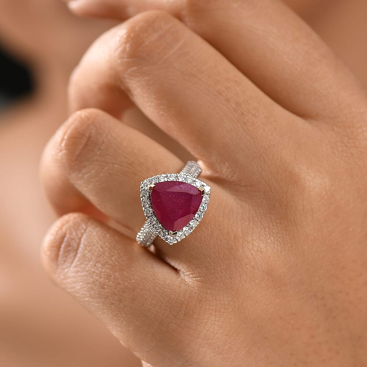 10K Yellow Gold AAA Niassa Ruby, Luxuriant Lab Grown Diamond (E-F, VS) (0.87 cts) Ring (Size 7.5) 7.30 ctw image number 2