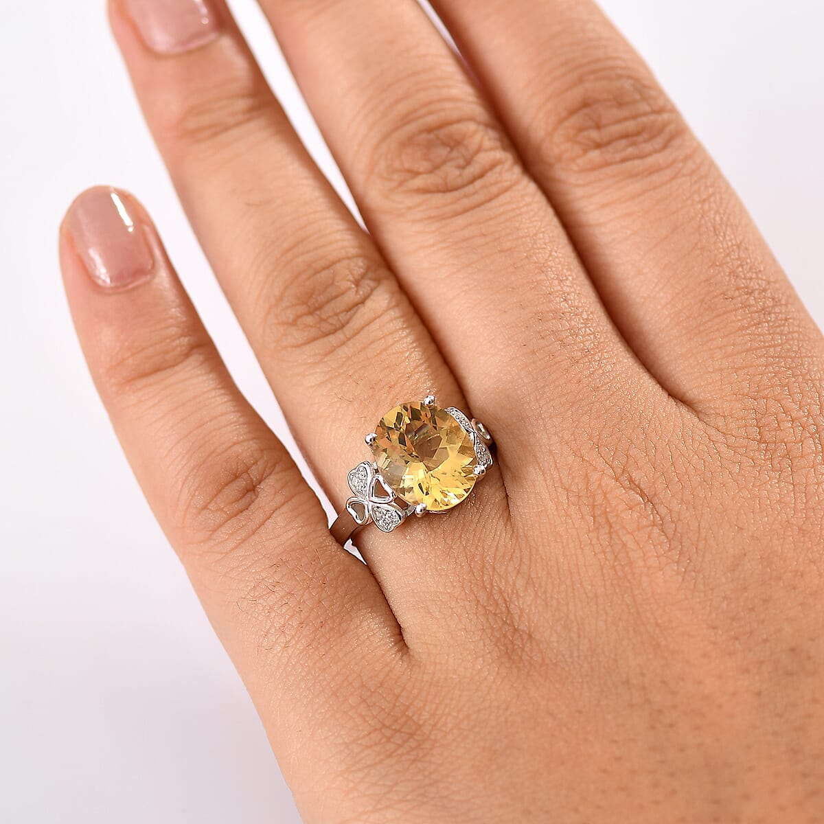 D'Joy Yellow Labradorite and White Zircon 4.40 ctw Leaf Clover Ring in Rhodium Over Sterling Silver (Size 9.0) image number 2