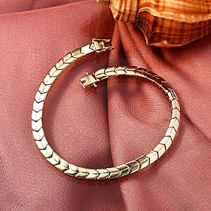 Luxoro Chevron Link Bracelet in 10K Yellow Gold (7.25 In) 7.15 Grams