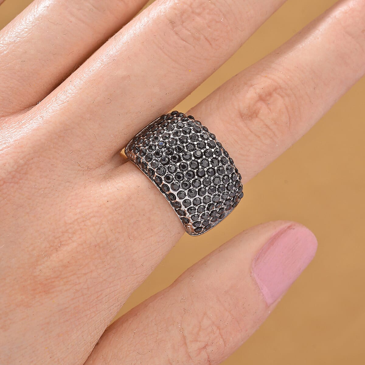Thai Black Spinel 1.00 ctw Dome Ring in Stainless Steel (Size 9.0) image number 1