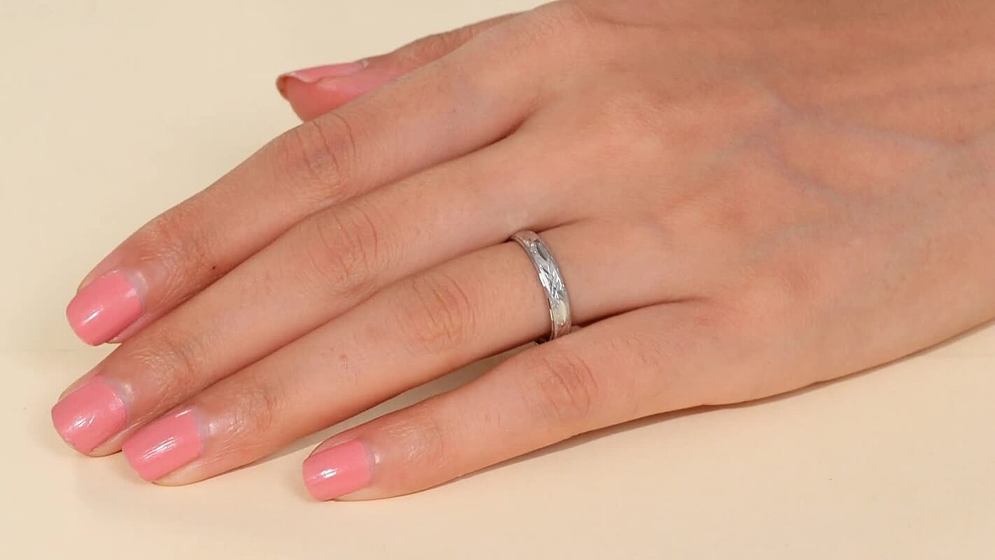 950 Platinum Diamond-cut Band Ring (Size 10.0) (3.50 g)