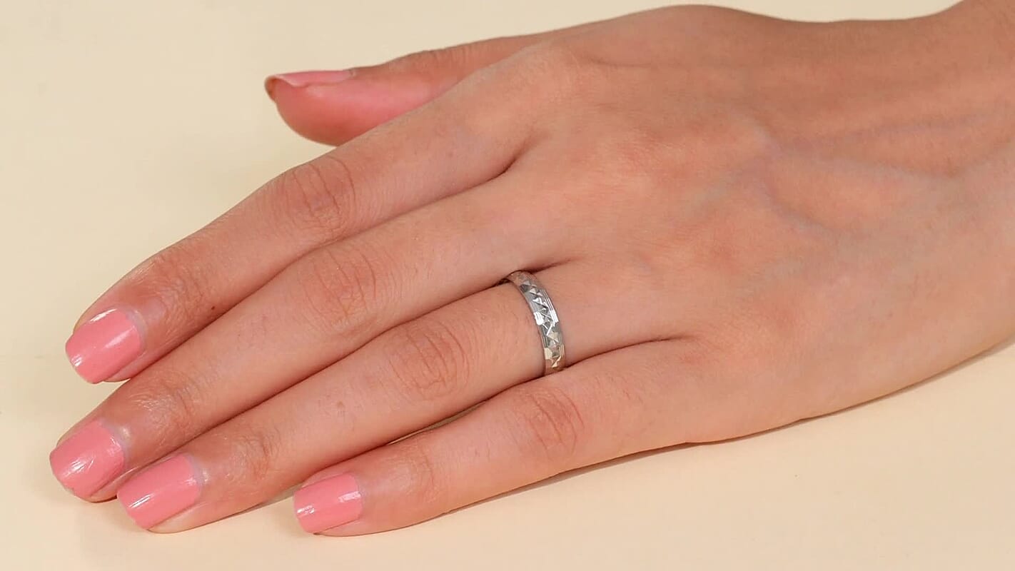 950 Platinum Diamond-cut Band Ring (Size 10.0) (3.30 g)