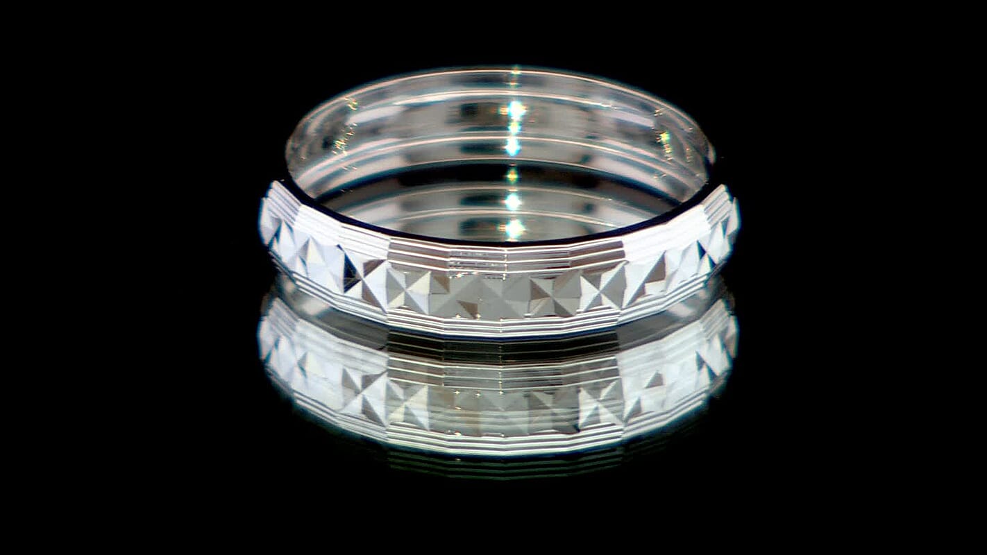 950 Platinum Diamond-cut Band Ring (Size 10.0) (3.30 g)