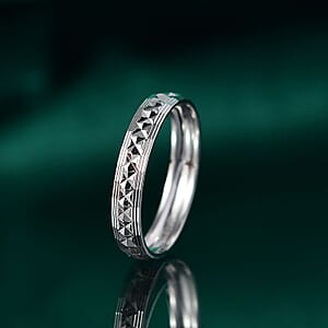950 Platinum Diamond-cut Band Ring (Size 7.0) (3.30 g)