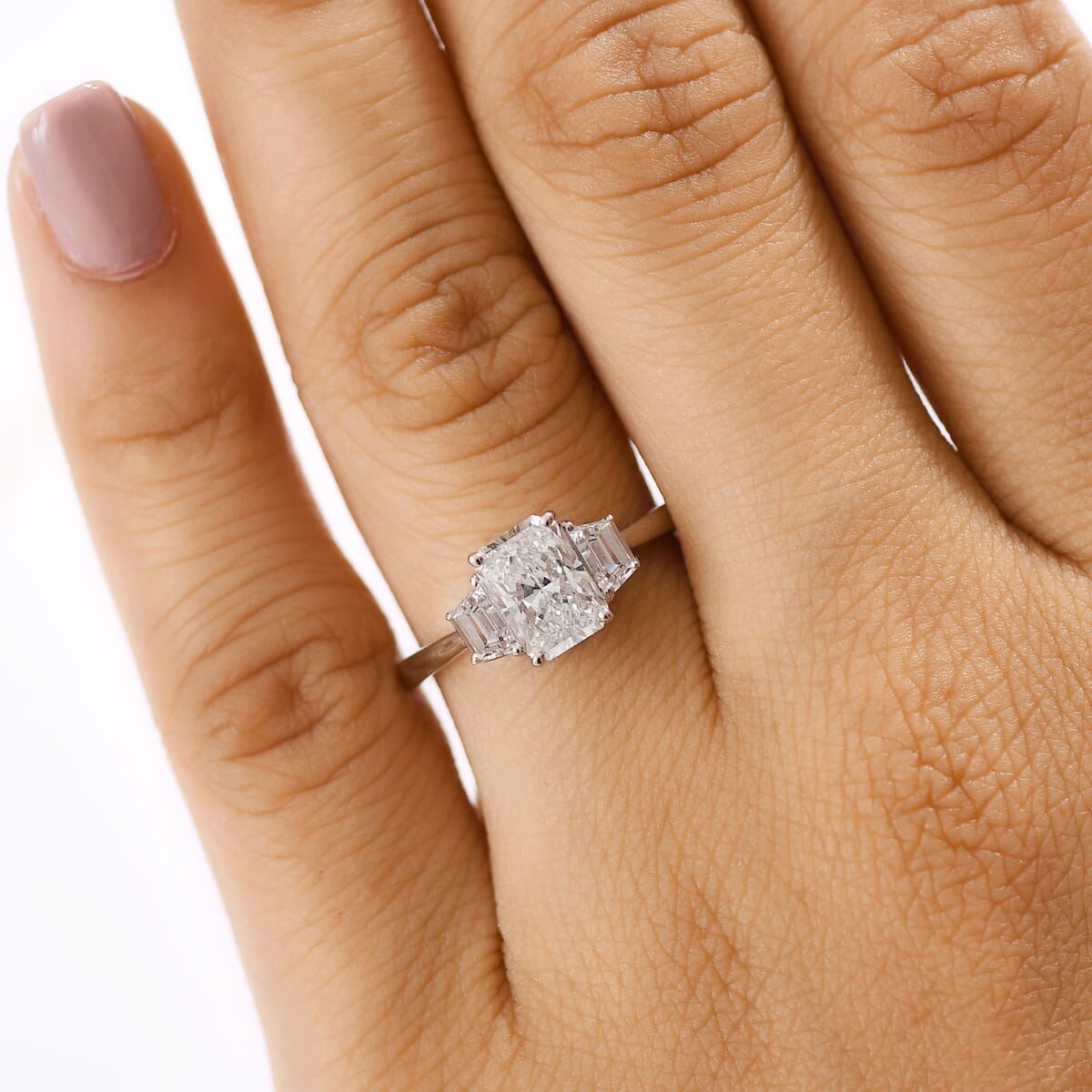 Luxuriant Lab Grown Diamond EF-VS 2.25 ctw Ring in 950 Platinum (Size 7.0) 5.10 Grams image number 2