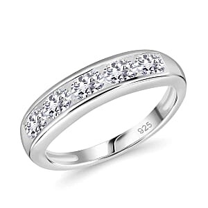 D'Joy Moissanite 0.85 ctw Ring in Sterling Silver (Size 6.5)