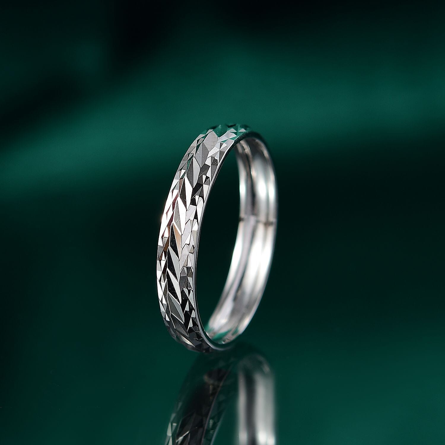 950 Platinum Diamond-Cut Band Ring 3 Grams