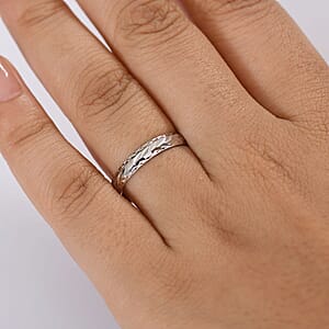 950 Platinum Diamond-Cut Band Ring (Size 7.0) 3 Grams