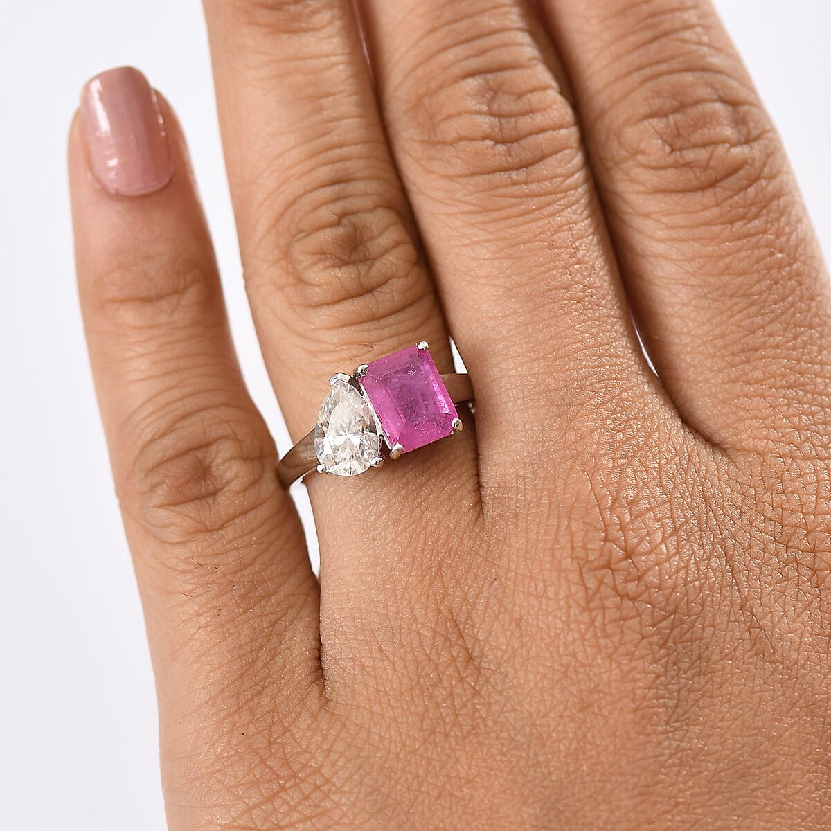 D'Joy Premium Ilakaka Hot Pink Sapphire (FF) and Moissanite 4.50 ctw Toi et Moi Ring in Rhodium Over Sterling Silver (Size 8.0) image number 2