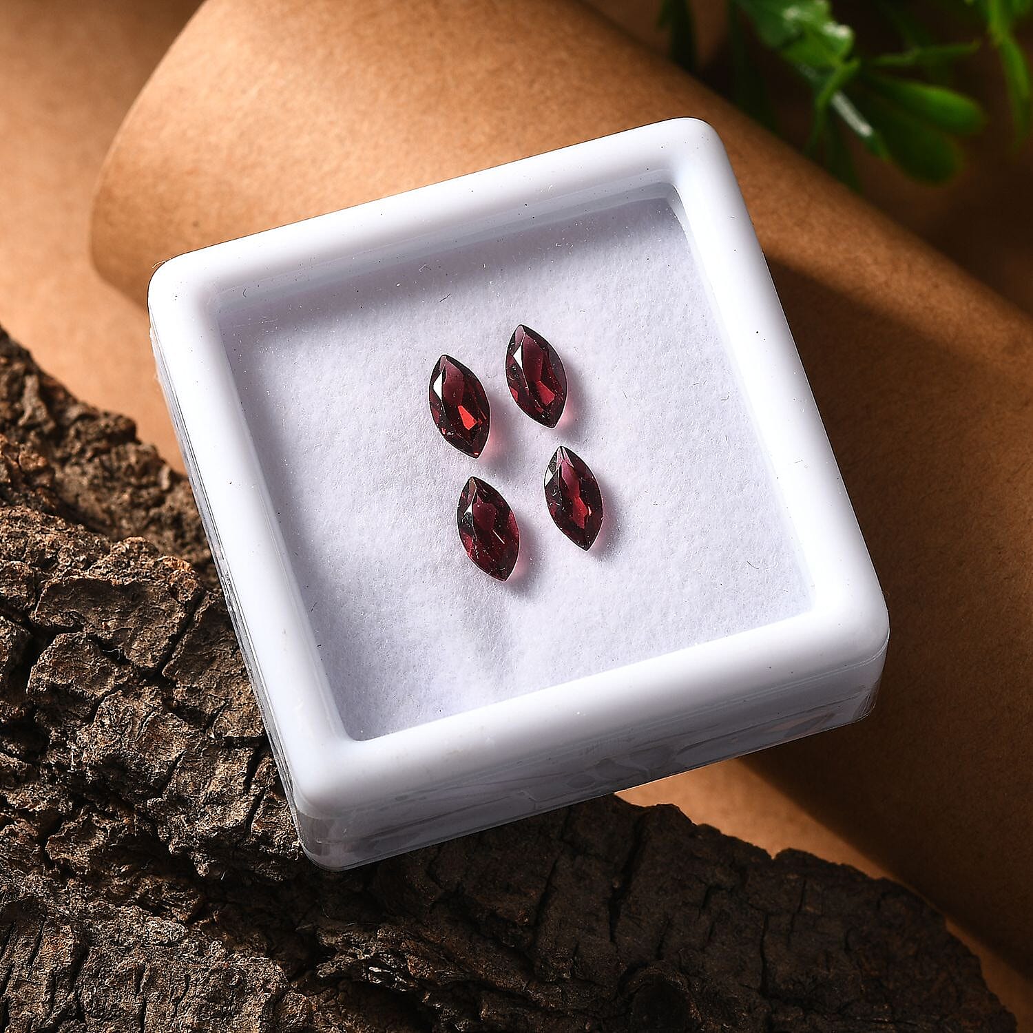 Mozambique Garnet Set of 4 (Mrq 8x4 mm) 2.54 ctw Loose Gemstone