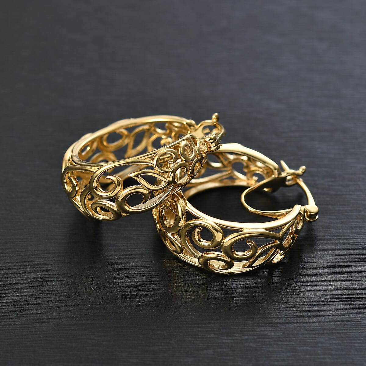D'Joy Passport to Turkey 18K Vermeil Yellow Gold Over Sterling Silver Hoop Earrings 8.50 Grams image number 1