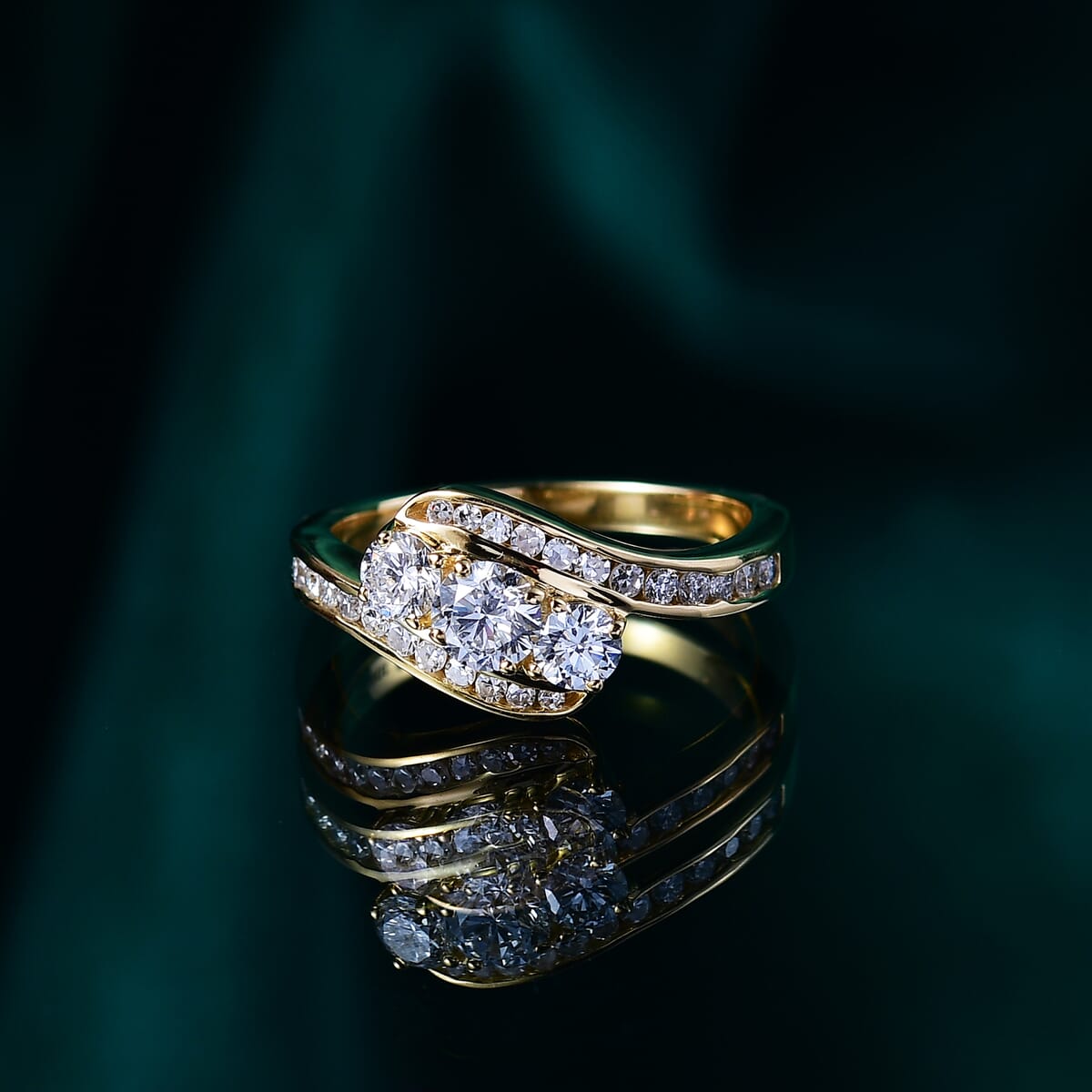Luxuriant Lab Grown Diamond Ring in 18K Vermeil YG Over Sterling Silver (Size 10.0) 1.00 ctw image number 1