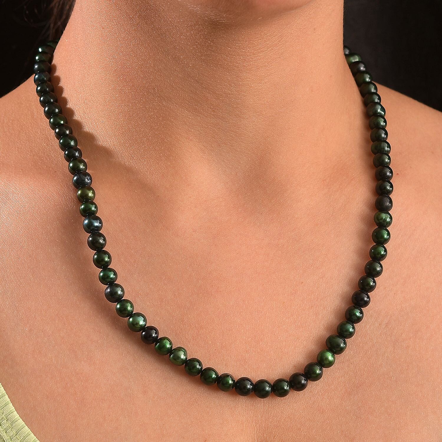 Green Dyed Pearl Endless Necklace 28 Inches