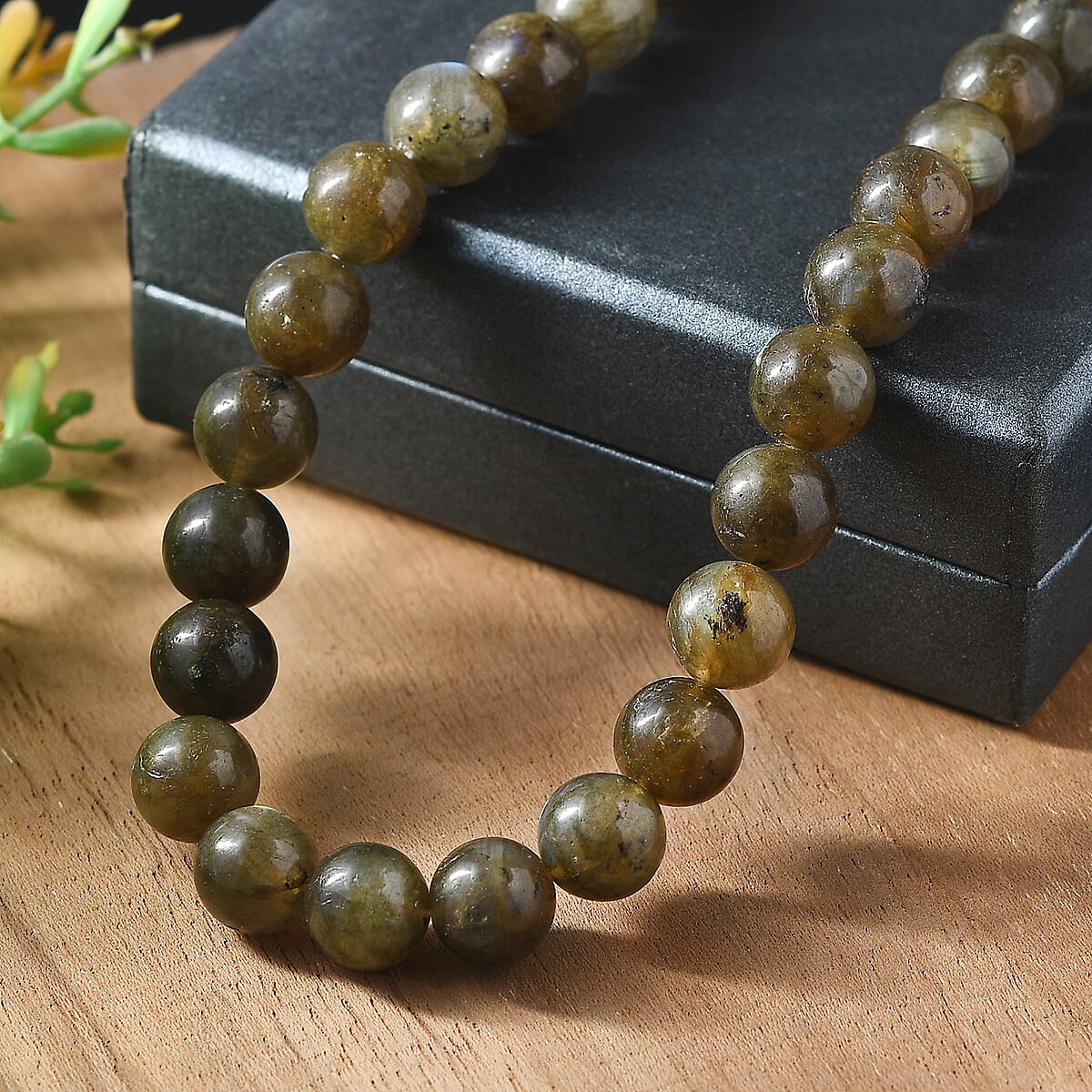 Malagasy Labradorite 300.00 ctw Necklace in Platinum Bond 18 Inches image number 1