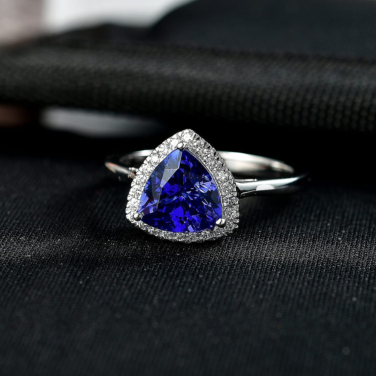 Gem Hunter Collection Certified & Appraised Rhapsody 950 Platinum AAAA Tanzanite, Diamond  (E-F, VS) Ring (Size 5.5) (Ship in 10 -15 Days) 4.03 ctw image number 1