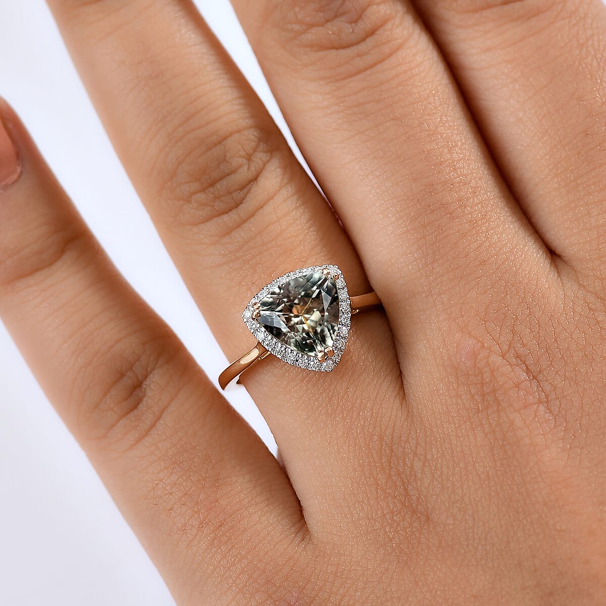 Certified & Appraised Luxoro AAA Turkizite and G-H I2 Diamond 3.42 ctw Ring in 14K Yellow Gold (Size 8.0) image number 2