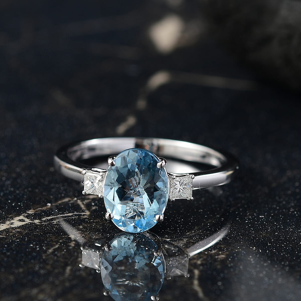 Certified & Appraised Luxoro AAA Santa Maria Aquamarine and G-H I2 Diamond 1.66 ctw Ring in 14K White Gold (Size 10.0) image number 1