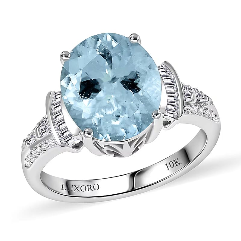 Luxoro 10K White Gold Premium Aquamarine, Diamond (I2) (0.28 cts) Ring (Size 5.0) 3.90 ctw