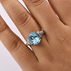 Luxoro 10K White Gold Premium Aquamarine, Diamond (I2) (0.28 cts) Ring (Size 5.0) 3.90 ctw