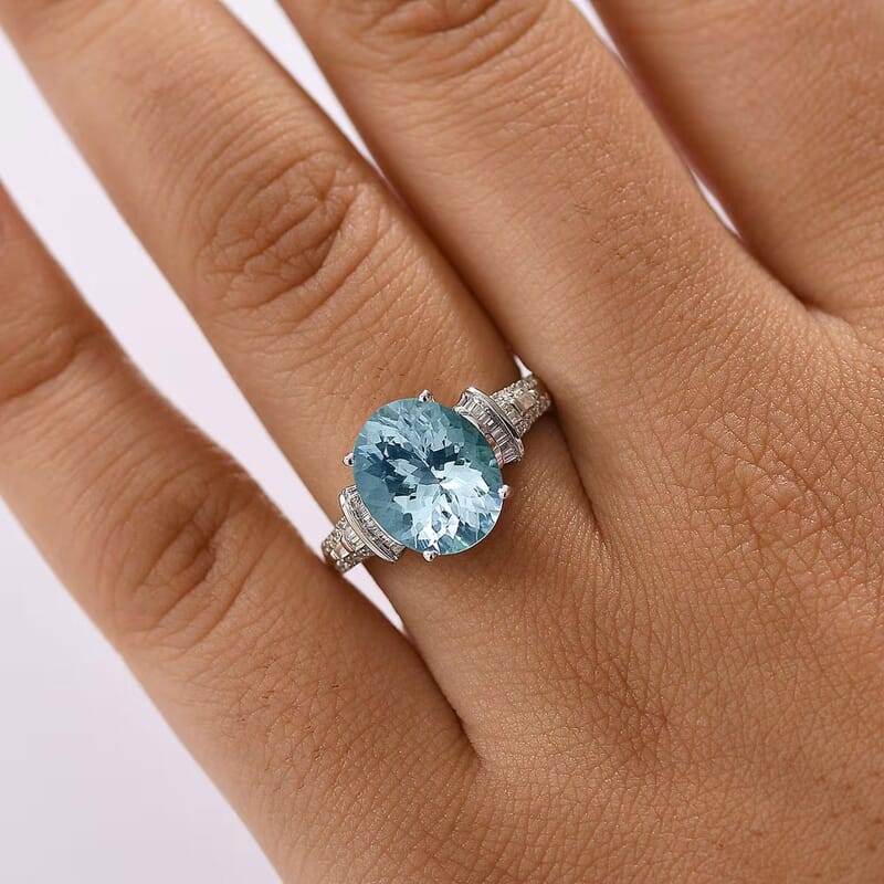 Luxoro 10K White Gold Premium Aquamarine, Diamond (I2) (0.28 cts) Ring (Size 5.5) 3.90 ctw