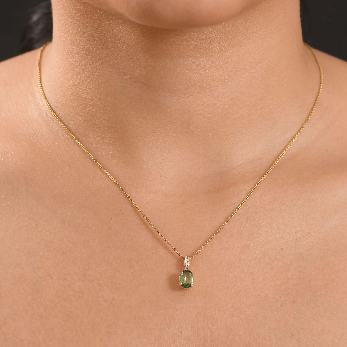Mirage Collection AAA Madagascar Green Sapphire 1.75 ctw Golden Grove Pendant without Chain in 10K Yellow Gold image number 2